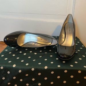 Bandolino Black Patent Leather Heel Size 8.5 LIKE NEW
